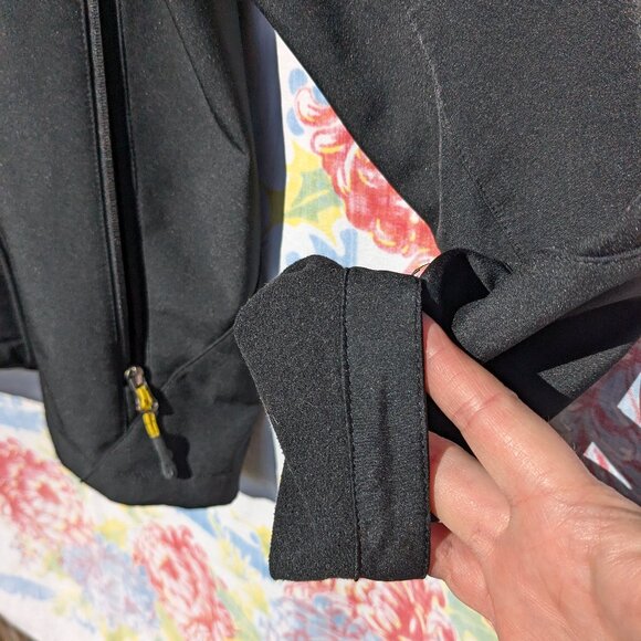 CHAMPION Small C9 Venture Dry Black Soft Shell Technical Jacket - Picture 11 of 15